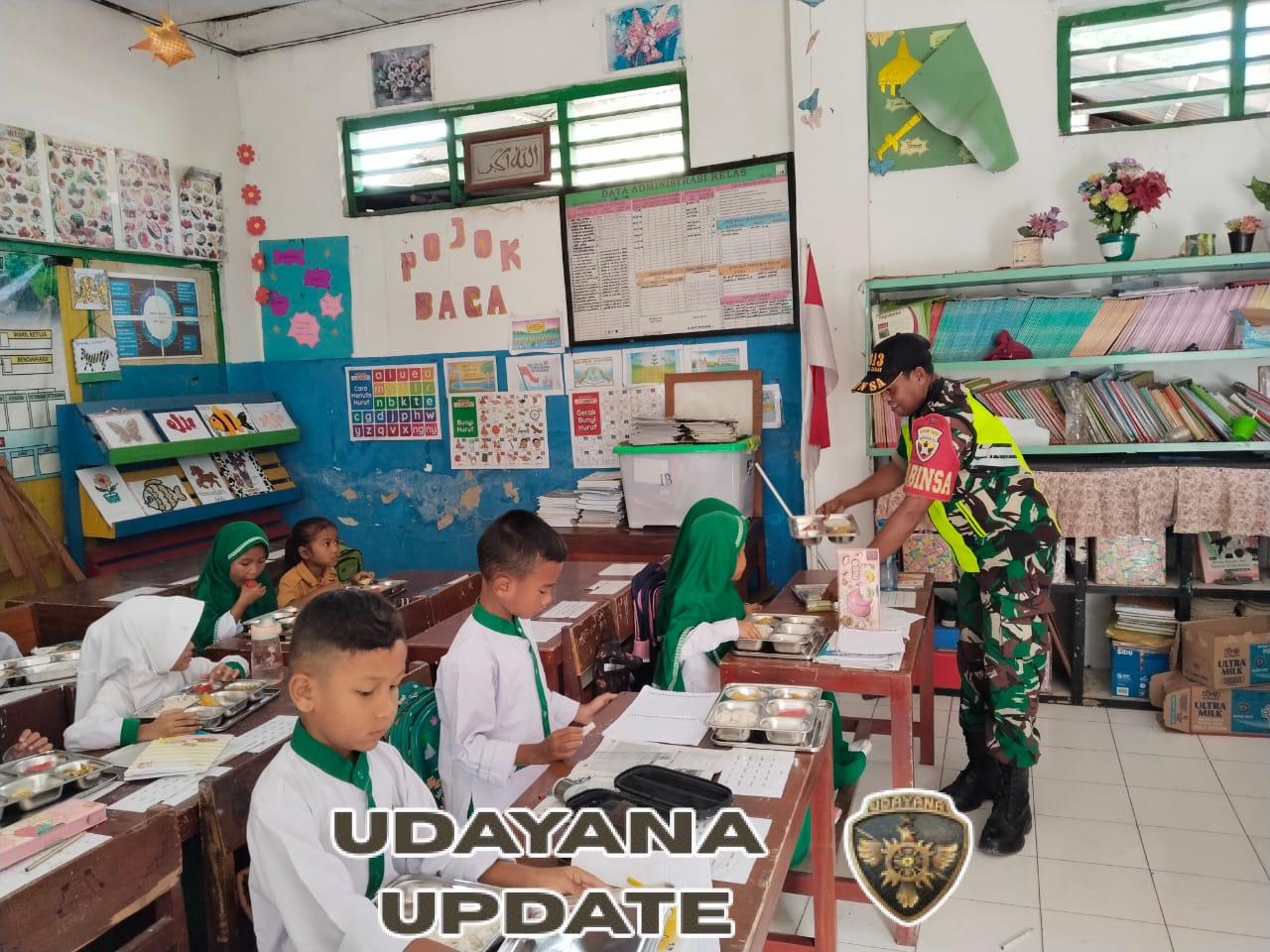 Dukung Kesehatan Anak, Babinsa Awasi Penyaluran Makanan Bergizi Gratis