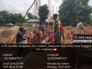 Babinsa Kodim 1627/RN Monitoring Pembangunan KDKMP di Desa Lekunik