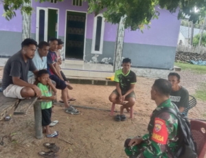 Babinsa Koramil 1627-03/Batutua Laksanakan Komsos dan Koordinasi Pekerjaan KDKMP di Desa Fuafuni