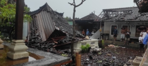 Di Tengah Bencana Puting Beliung, Babinsa Jadi Penggerak Gotong Royong Warga Batuaji