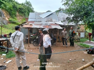 Respon Cepat Cuaca Ekstrem, Babinsa dan Pemda Lakukan Pendataan Kerusakan Rumah Warga