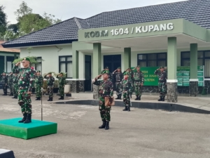 Upacara Bendera Wujudkan Disiplin Patriotisme Prajurit Kodim Kupang