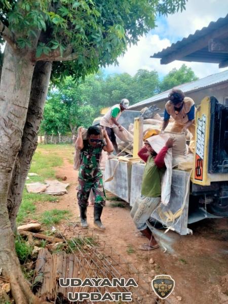 Babinsa Koramil 1627/RN Laksanakan Monitoring Pembangunan KDKMP di Desa Lekunik