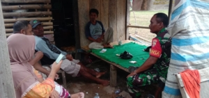 Babinsa Koramil 1614-03/Hu’u Monitoring Wilayah Desa Jambu, Perkuat Kamtibmas