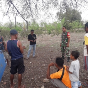 Aksi Nyata Sertu Sebastian Timo Membangun Kesadaran Hidup Sehat dan Aman di Desa Oemanu