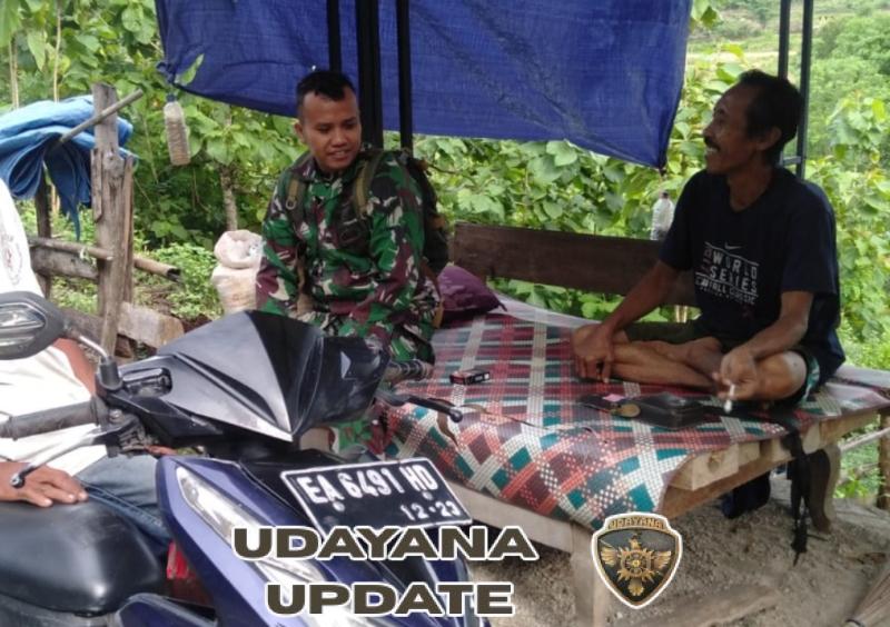 Sentuhan Humanis TNI, Serda Firmansyah Ingatkan Warga Pentingnya Hidup Tertib Hukum