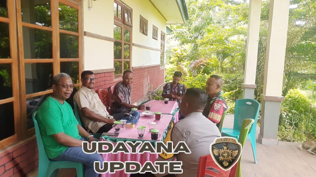 Babinsa dan Bhabinkamtibmas Laksanakan Monitoring Wilayah di Desa Teba Timur, Berikan Imbauan Kamtibmas kepada Warga