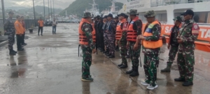 Kodim 1630/Mabar Bersama Tim SAR Gabungan Lanjutkan Ops SAR Hari ke-15 KM Putri Sakinah di Perairan Padar