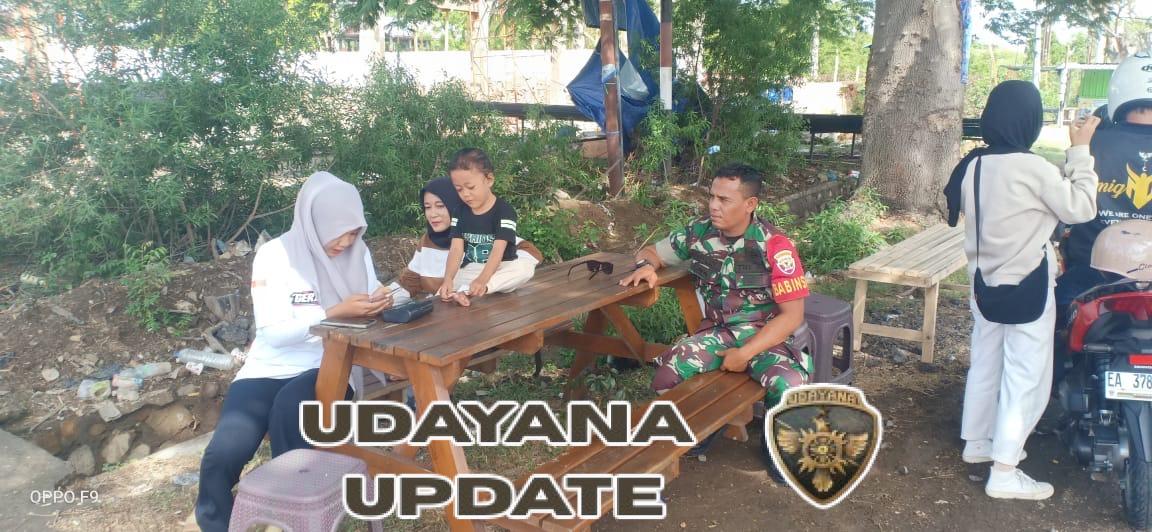 Babinsa Koramil 1628-04/Poto Tano Monitoring Wilayah dan Komsos Bersama Warga Desa Poto Tano