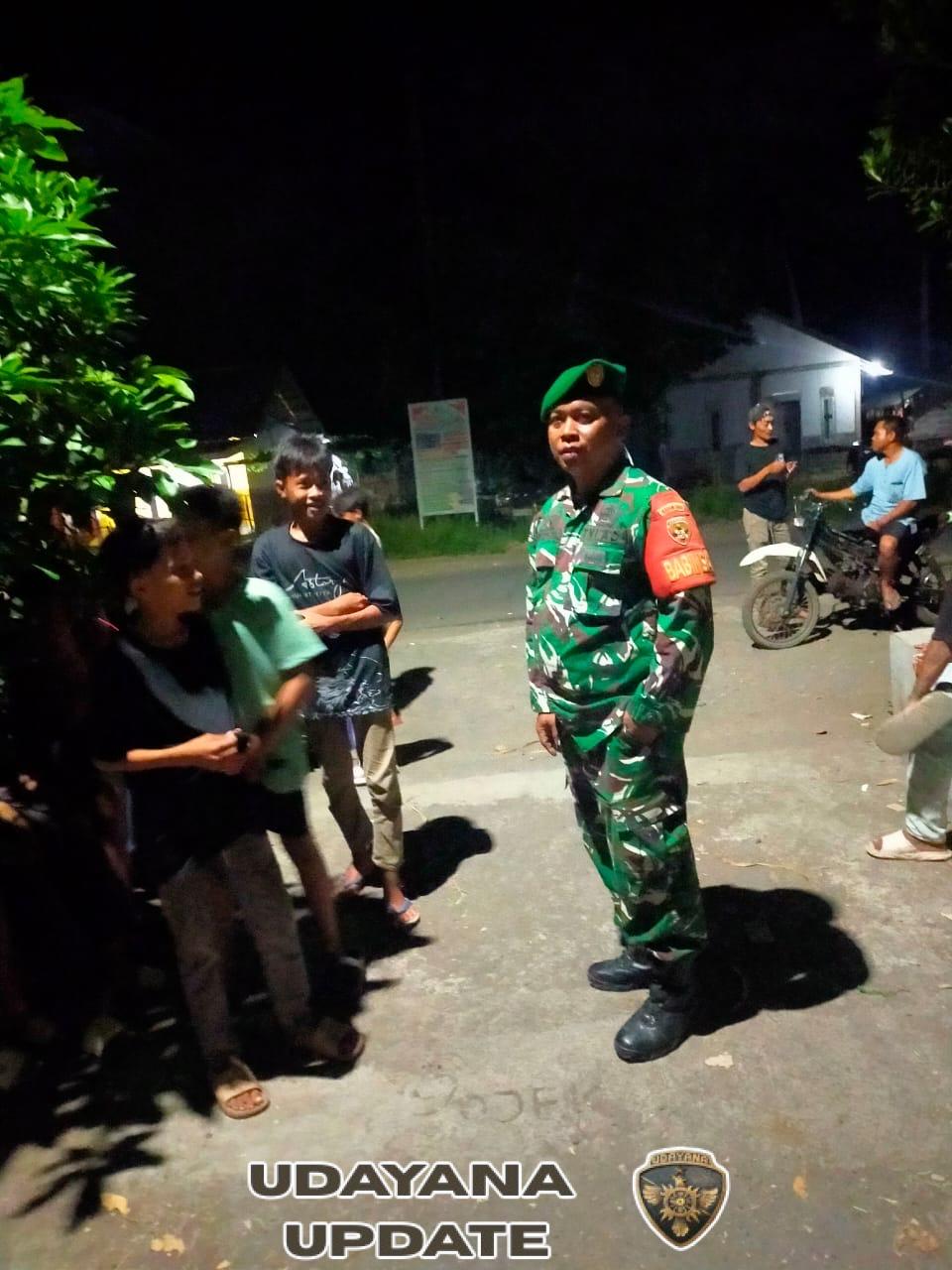 Babinsa Koramil 1615-03/Sambelia Laksanakan Patroli Malam di Desa Obel-Obel