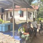 Babinsa Koramil 1602-04/Maurole Laksanakan Pamwil dan Komsos di Desa Aewora