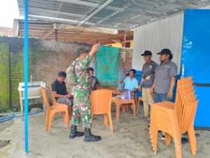 Babinsa Madaprama Edukasi Warga soal Keselamatan Berkendara di Jalan Ompu Beko