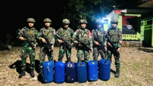 Yonarmed 12 Kostrad Gagalkan Penyelundupan BBM Ilegal di Perbatasan RI–RDTL
