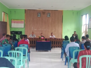 Praka Aris Wijayanta Dampingi Sertijab Lurah Kota Uneng di Kecamatan Alok
