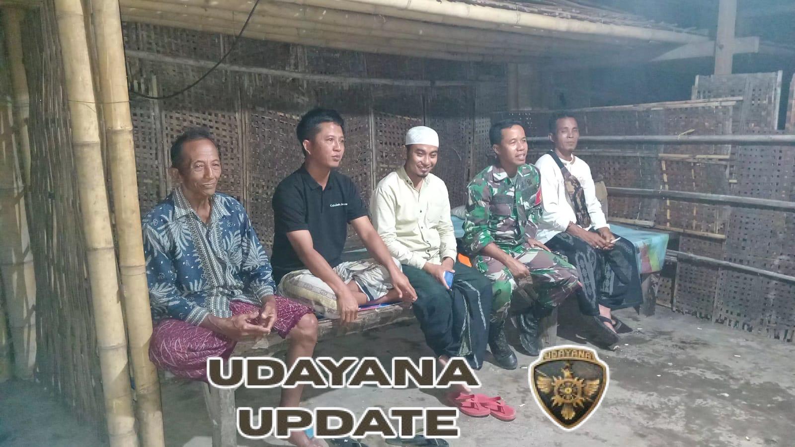 Babinsa Lenek Laksanakan Patroli Kongkow, Himbau Warga Jaga Kebersihan dan Kamtibmas