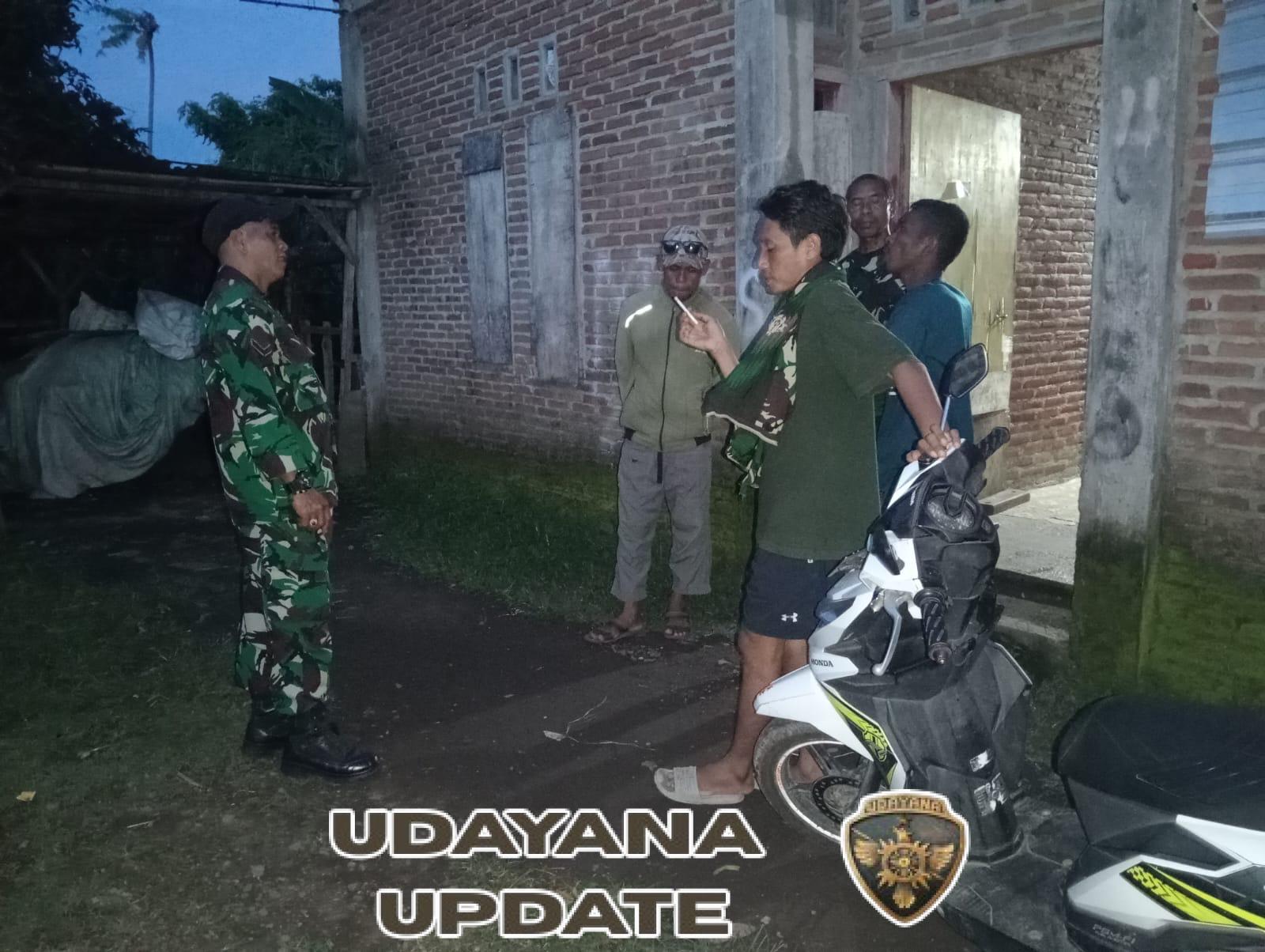 Babinsa Karamabura Gelar Ronda Malam, Imbau Warga Waspada Longsor dan Banjir