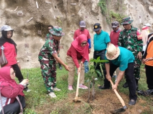 Family Gathering A87 Dirangkaikan Penanaman Pohon di Bendungan Tiu Suntuk Brang Ene
