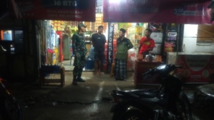 Babinsa Koramil 1615-03/Sambelia Gelar Patroli Malam, Ajak Warga Jaga Kamtibmas Desa Senanggalih