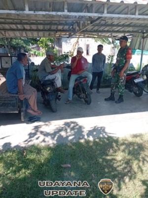 Babinsa Anamina Laksanakan Komsos, Perkuat Kamtibmas di Wilayah Manggelewa