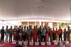 Dandim Kupang Dampingi Danrem, Peresmian SMPN Oepoli Di Batas Negara