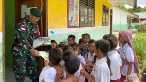 Yonarmed 12 Kostrad Dukung Pendidikan Perbatasan, Pos Dafala Gelar Gadik dan Berbagi Buku