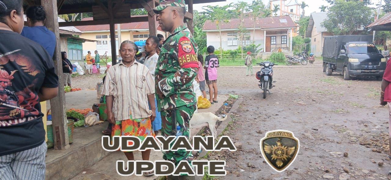 Harga Sembako Stabil, Babinsa Monitoring Pasar Mainang Alor Tengah Utara