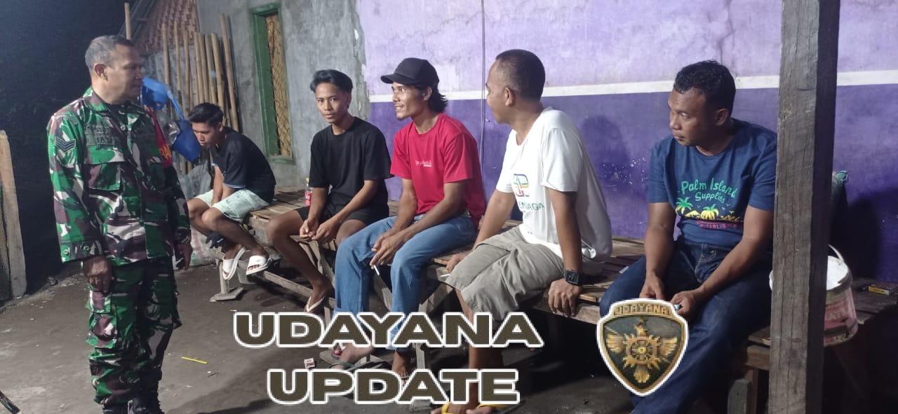 Babinsa Desa Bara Perkuat Keamanan Lingkungan Lewat Ronda Malam Bersama Warga