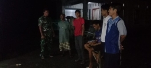 Babinsa Mangge Na’e Laksanakan Patroli Ronda Malam Bersama Pemuda Karaku