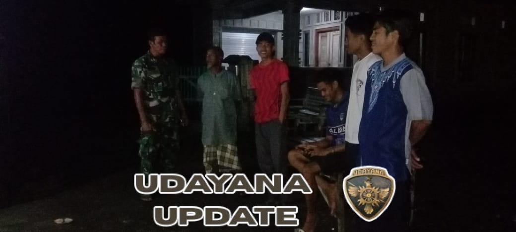 Babinsa Mangge Na’e Laksanakan Patroli Ronda Malam Bersama Pemuda Karaku