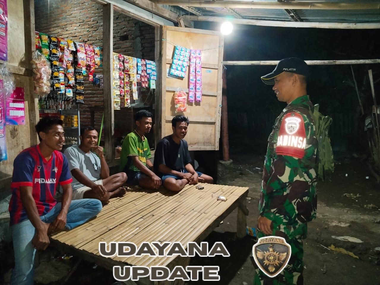 Babinsa Karombo Giatkan Ronda Malam Bersama Warga demi Keamanan Wilayah