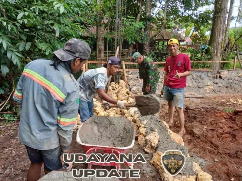 Babinsa Katikutana Awasi Pembangunan Koperasi Desa Merah Putih di Dameka