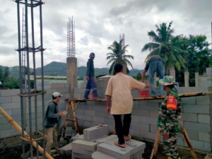 Babinsa Dasan Anyar Laksanakan Pengawasan Pembangunan Koperasi Merah Putih