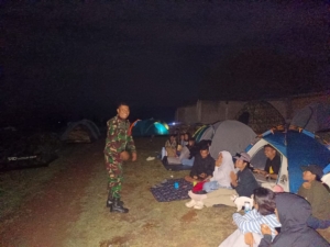 Babinsa Desa Mantar Amankan Malam Pergantian Tahun 2026,