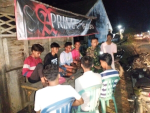 Babinsa Pekat Ingatkan Remaja Hindari Perbuatan Merugikan