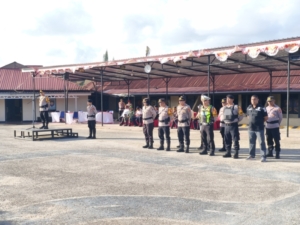 Anggota Kodim 1613/Sumba Barat Ikuti Apel Gabungan Pengamanan Malam Tahun Baru