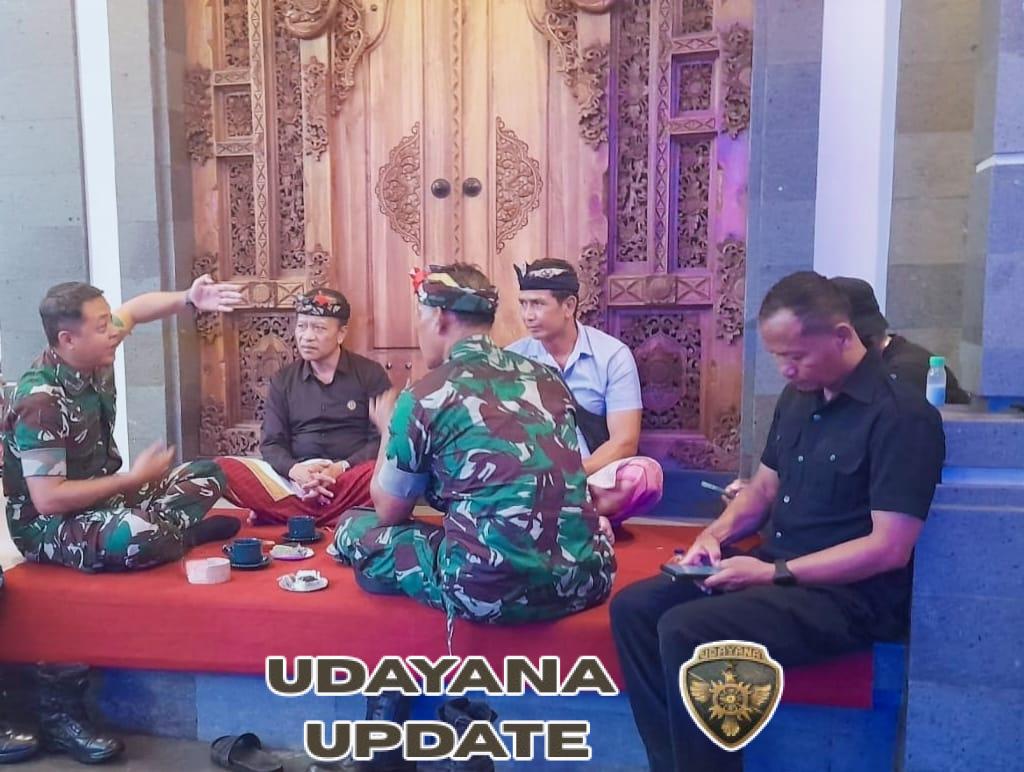 Dandim 1626/Bangli Hadiri Resepsi Pernikahan Anak Anggota di Banjar Dinas Tingkadbatu