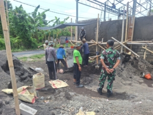 TNI Dan Rakyat Bersatu Gelar Gotong Royong Sukseskan Pembangunan KDKMP Desa Jumpai