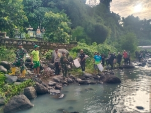 Babinsa Banjar Tegal Bersama TNI–Polri dan Warga Gelar Aksi Bersih Sungai di Kawasan Wisata Lembah Cinta”