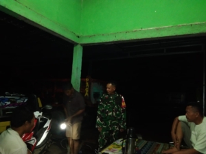 Jaga Kondusifitas Wilayah, Koramil 1607-07/Lunyuk Intensifkan Patroli Malam