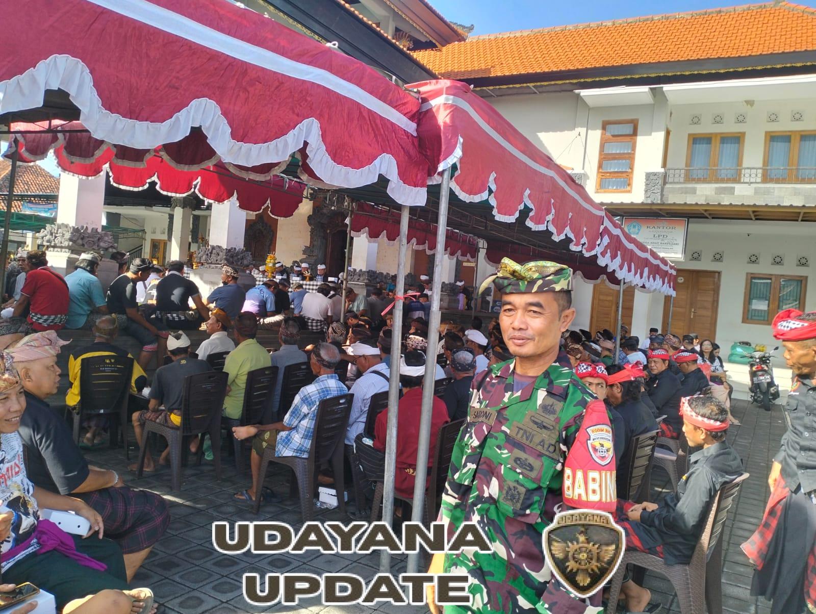 Babinsa Banyuasri Hadiri Paruman Agung Desa Adat, Dorong Transparansi