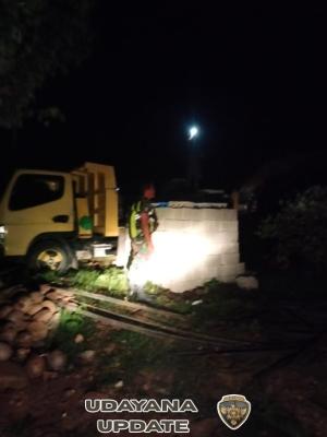 Peran Aktif Babinsa, Distribusi Material Bangunan di Desa Lekunik Berjalan Kondusif