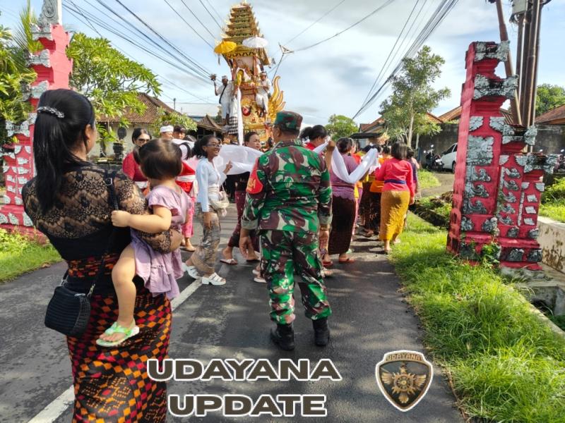 Babinsa Desa Belumbang Hadiri dan Amankan Jalannya Upacara Ngaben Warga Desa Binaan