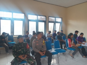 Babinsa Koramil Nusa Penida Hadiri Musdes Di Kantor Desa Bunga Mekar