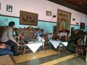 Muspika Sawan Laksanakan Sambang dan Koordinasi Menyikapi Situasi Kamtibmas Desa Sudaji