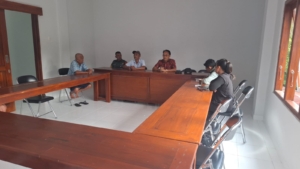 Babinsa Gitgit Hadiri Mediasi Kontrak Tempat Usaha di Wilayah Binaan