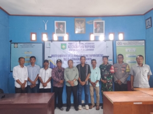 ‎Babinsa Lebangkar Kawal Musyawarah Penegasan Batas Desa Demi Ketertiban Wilayah