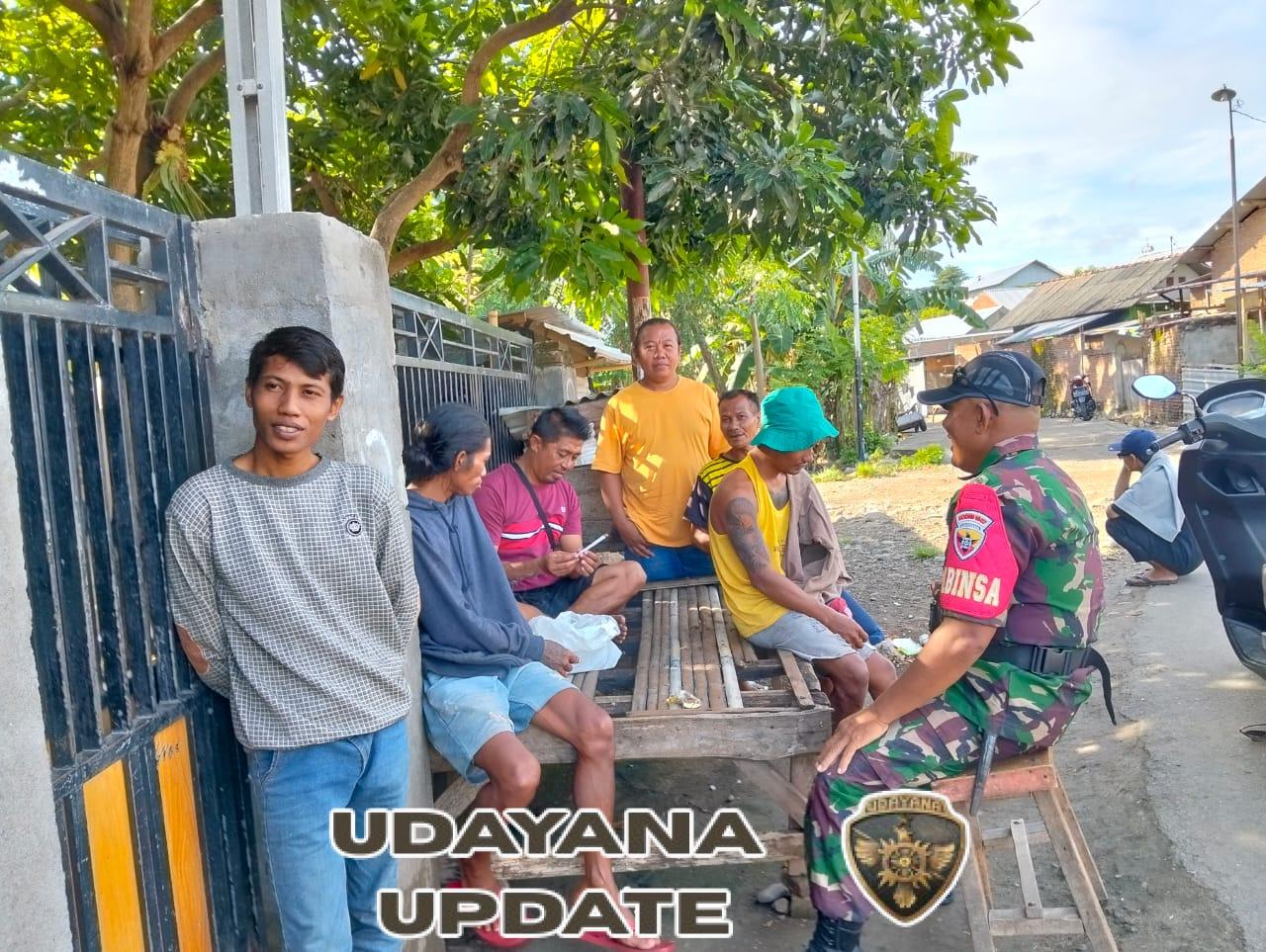 ‎Dekat dengan Rakyat, Babinsa Koramil 1607-09/Utan Rhee Ajak Warga Jaga Lingkungan dan Keamanan