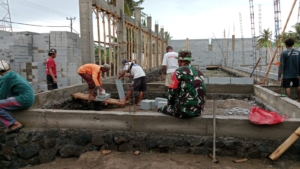 Babinsa Koramil Banjarangkan Terus Pantau Progres Pembangunan KDKMP Desa Tusan