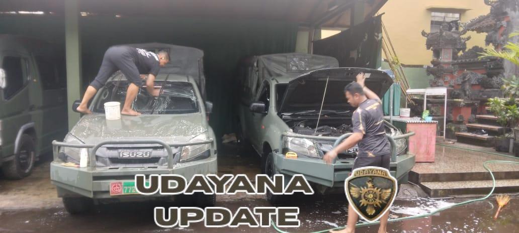 Pastikan Siap Operasional, Staf Logistik Kodim Tabanan Rawat dan Bersihkan Kendaraan Dinas