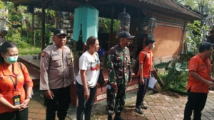 Babinsa Tusan Bersinergi Gelar Pemberantasan Sarang Nyamuk Di Dusun Kaler